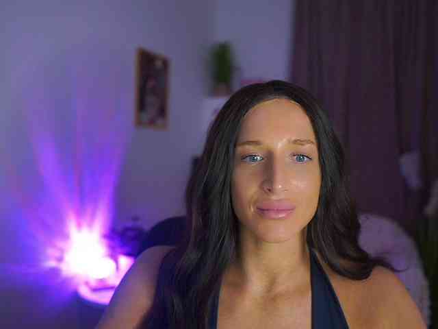 NicoletteShea01 webcam