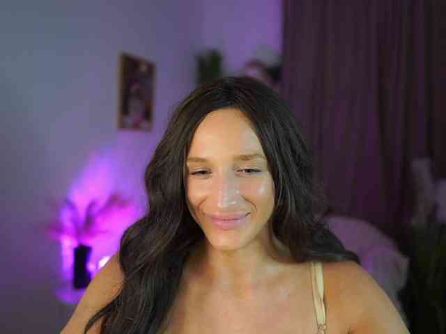 NicoletteShea01 webcam