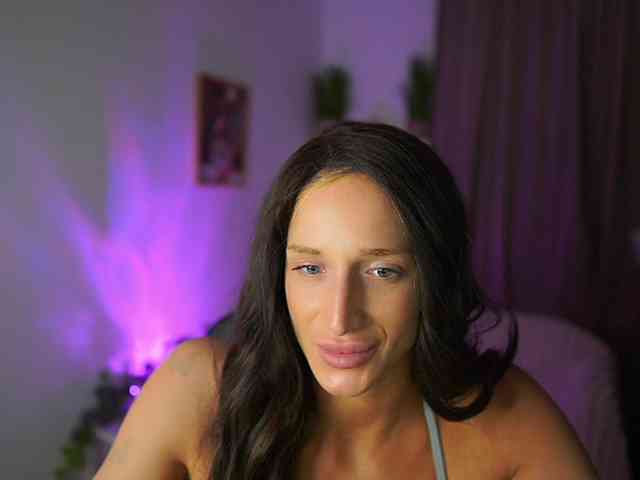 NicoletteShea01 webcam