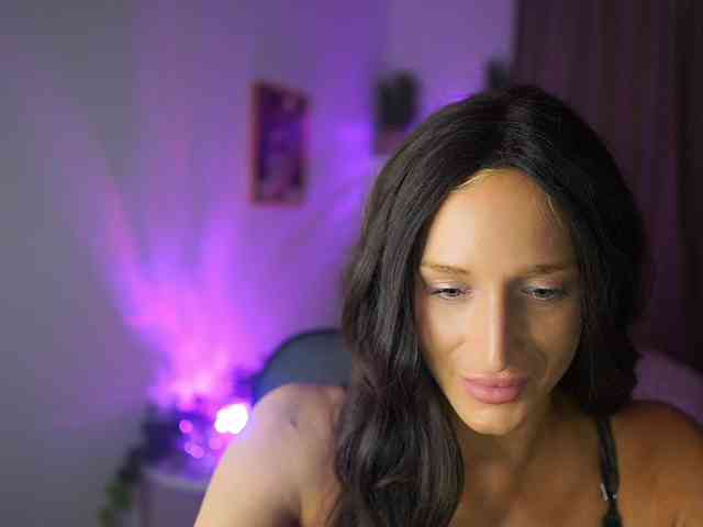 NicoletteShea01 webcam