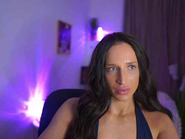 NicoletteShea01 webcam
