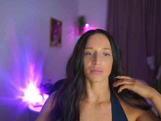 NicoletteShea01 webcam