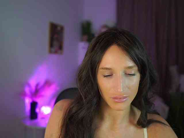 NicoletteShea01 webcam