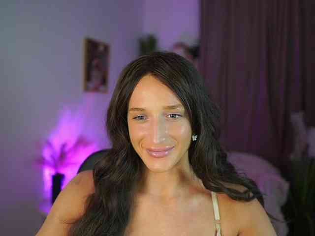 NicoletteShea01 webcam
