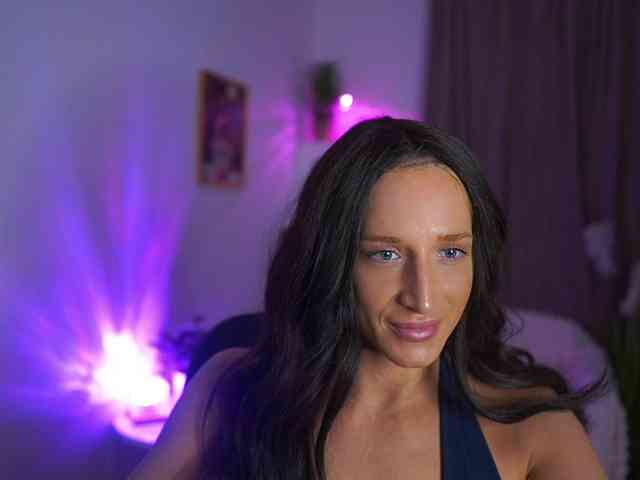 NicoletteShea01 webcam