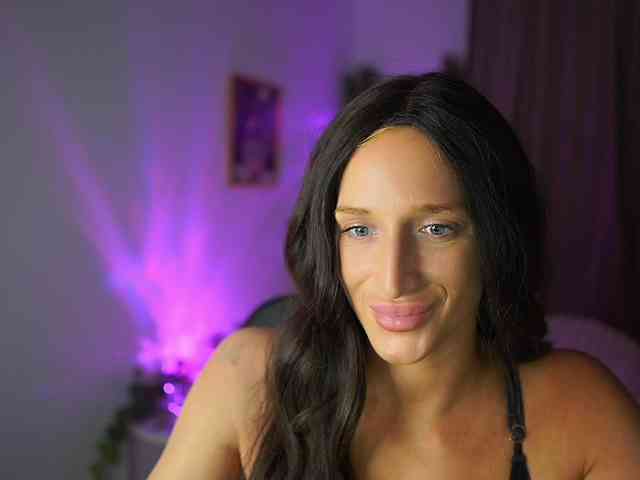 NicoletteShea01 webcam