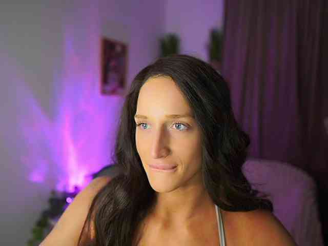 NicoletteShea01 webcam