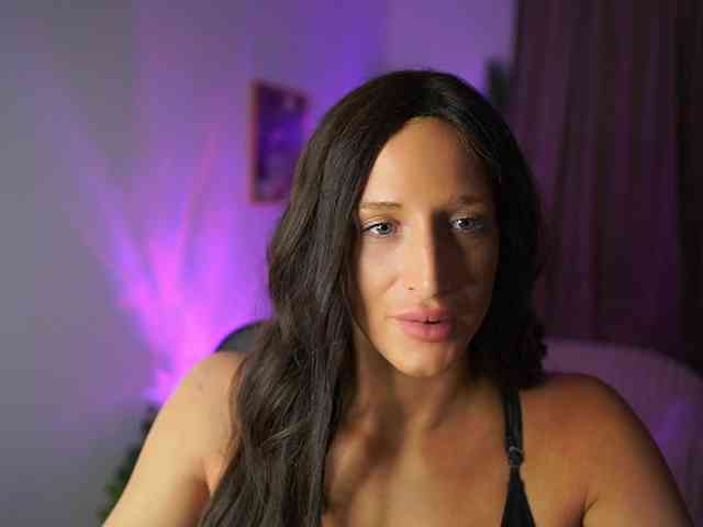 NicoletteShea01 webcam