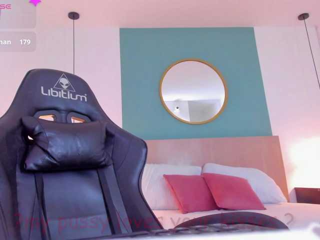 lucy-blue28 live cam on BongaCams