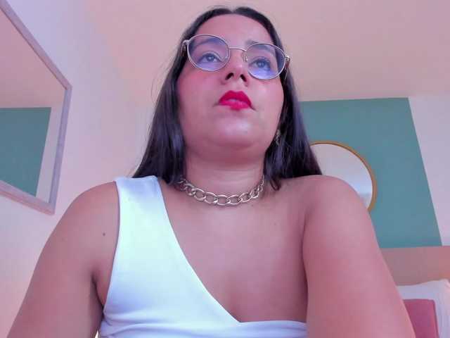 lucy-blue28 live cam on BongaCams