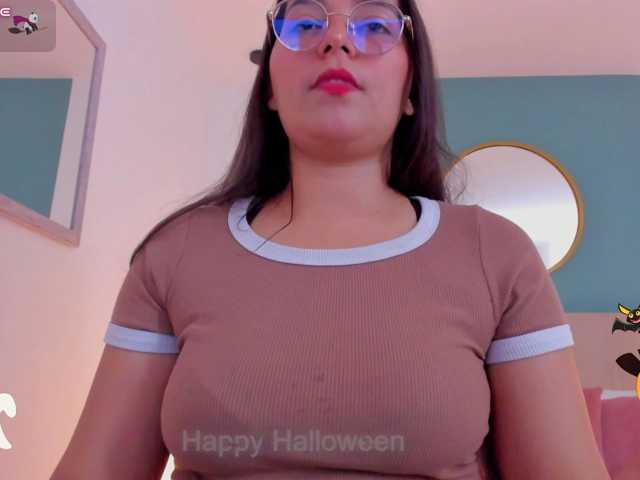 lucy-blue28 live cam on BongaCams