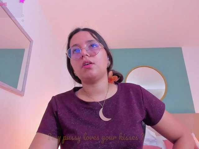 lucy-blue28 live cam on BongaCams