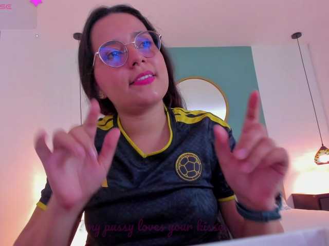 lucy-blue28 live cam on BongaCams