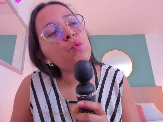 lucy-blue28 live cam on BongaCams