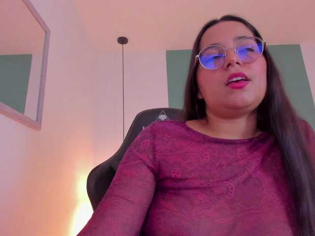 lucy-blue28 live cam on BongaCams
