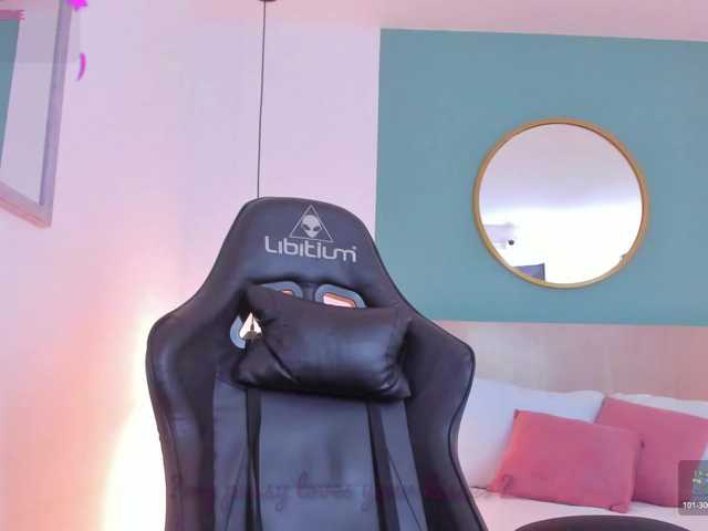 lucy-blue28 live cam on BongaCams