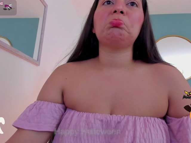 lucy-blue28 live cam on BongaCams