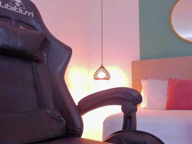 lucy-blue28 live cam on BongaCams
