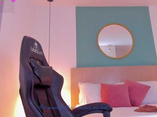 lucy-blue28 live cam preview