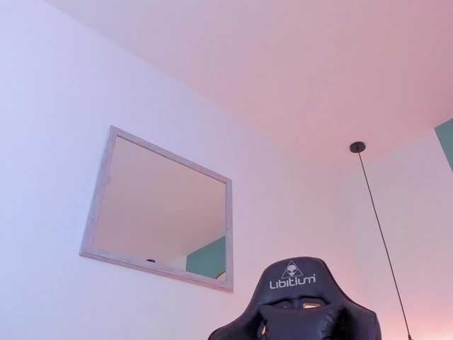 lucy-blue28 live cam on BongaCams