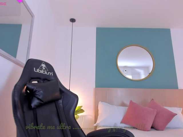 lucy-blue28 live cam on BongaCams