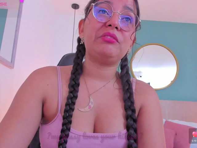 lucy-blue28 live cam on BongaCams