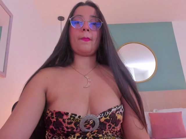lucy-blue28 live cam on BongaCams
