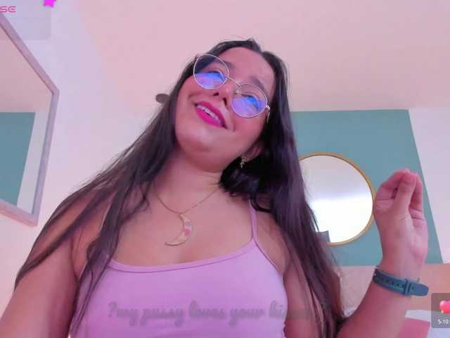 lucy-blue28 live cam on BongaCams