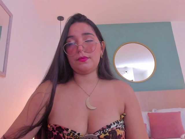 lucy-blue28 live cam on BongaCams