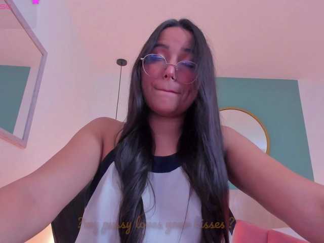 lucy-blue28 live cam on BongaCams