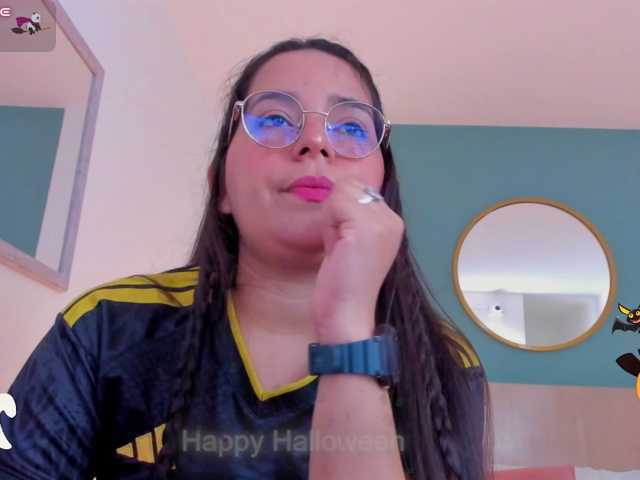lucy-blue28 live cam on BongaCams