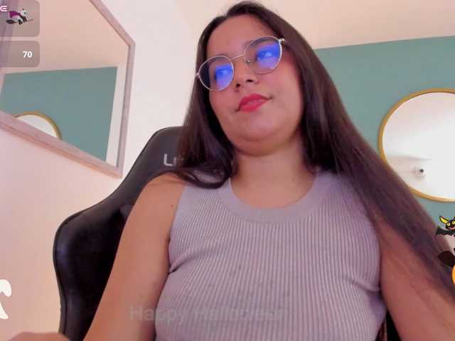 lucy-blue28 live cam on BongaCams