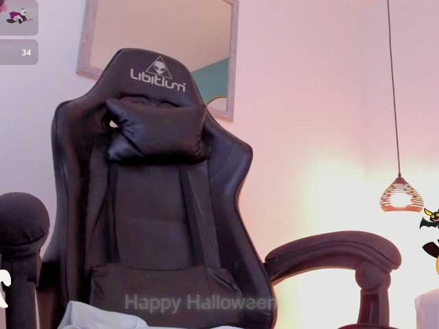 lucy-blue28 live cam on BongaCams