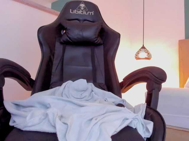 lucy-blue28 live cam on BongaCams