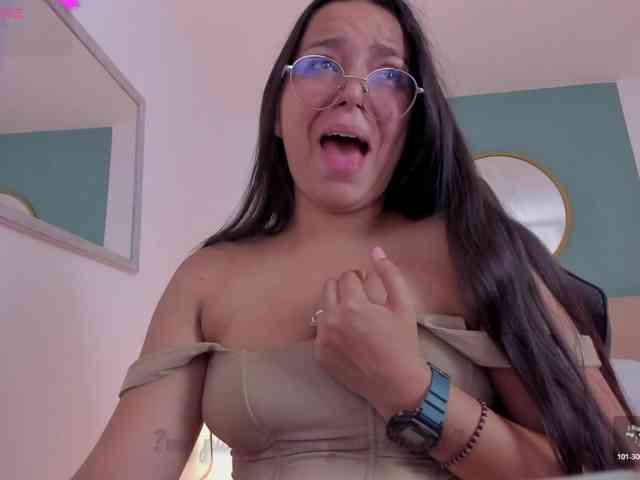 lucy-blue28 webcam