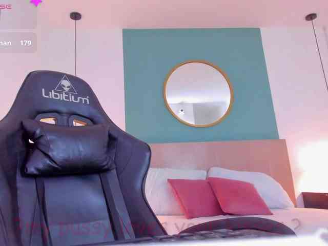 lucy-blue28 webcam