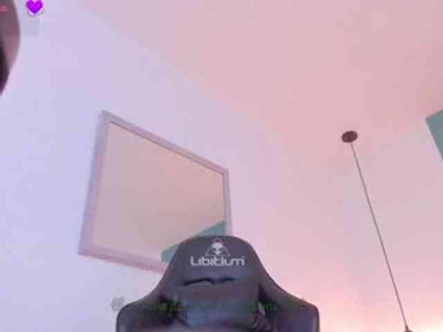 lucy-blue28 webcam