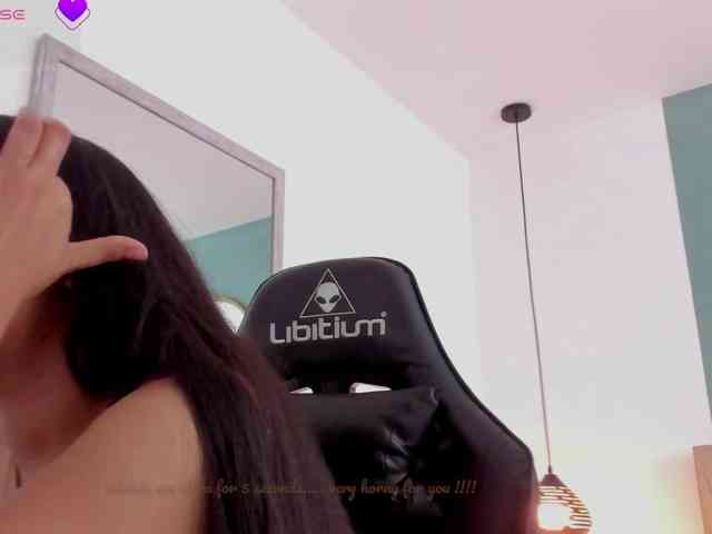 lucy-blue28 webcam