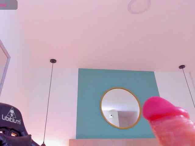 lucy-blue28 webcam