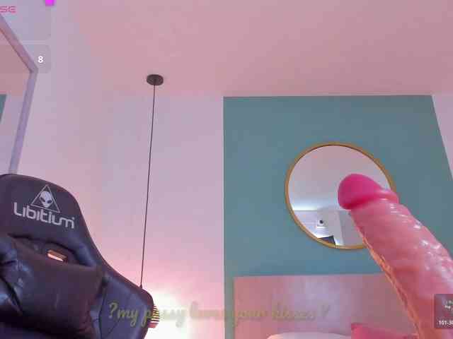 lucy-blue28 webcam