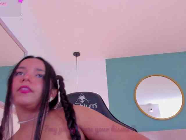 lucy-blue28 webcam