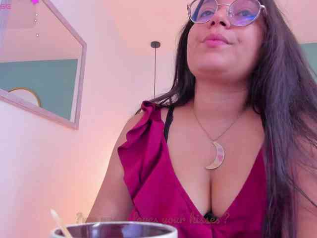 lucy-blue28 webcam