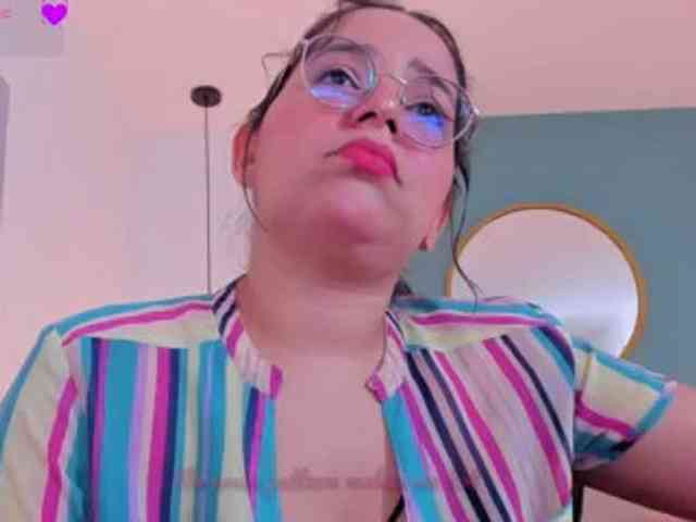 lucy-blue28 webcam
