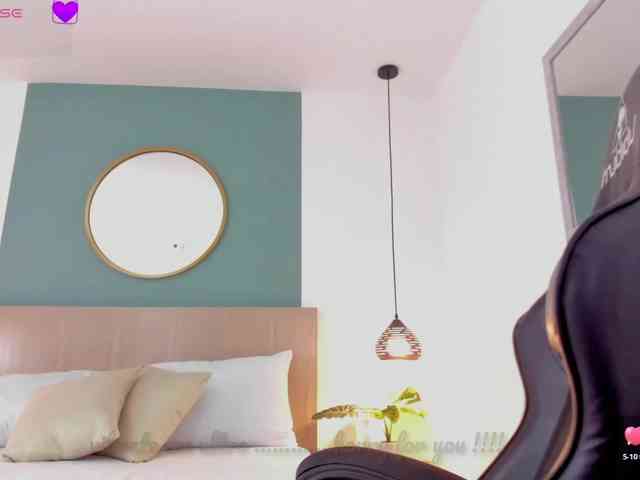lucy-blue28 webcam