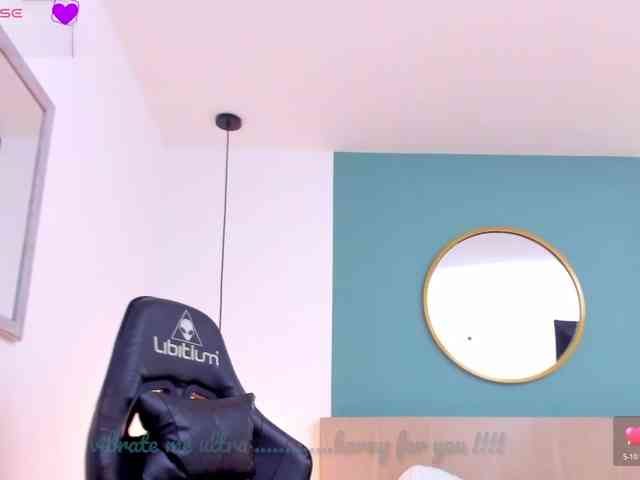 lucy-blue28 webcam