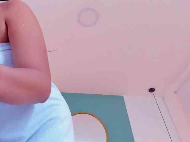 lucy-blue28 webcam