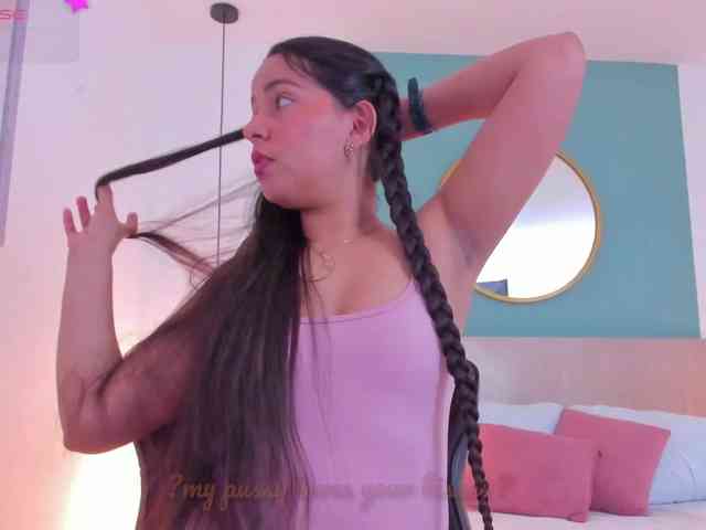 lucy-blue28 webcam