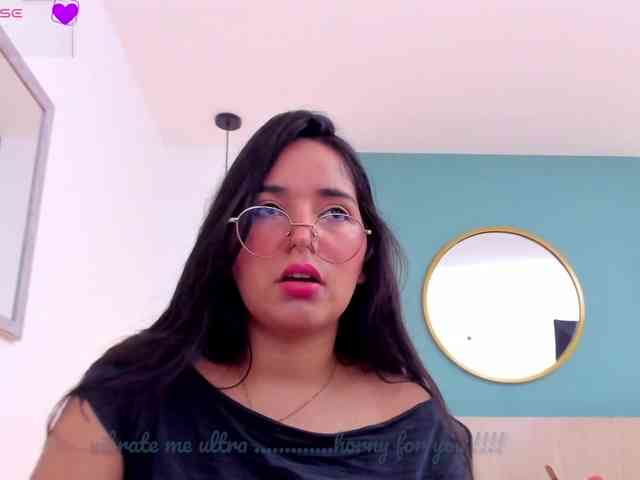 lucy-blue28 webcam