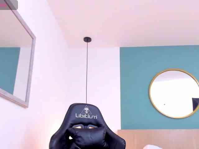 lucy-blue28 webcam