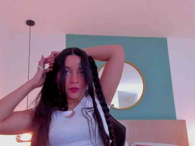 lucy-blue28 webcam